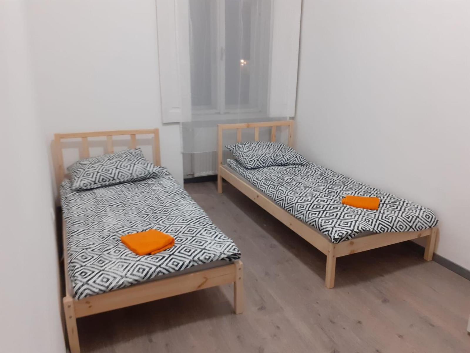 Fantomas*** City Center Apartments No2 3Bedroom + Living Room Szombathely Extérieur photo